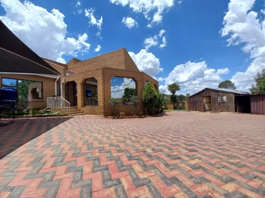 4 Bedroom Property for Sale in Ficksburg Free State